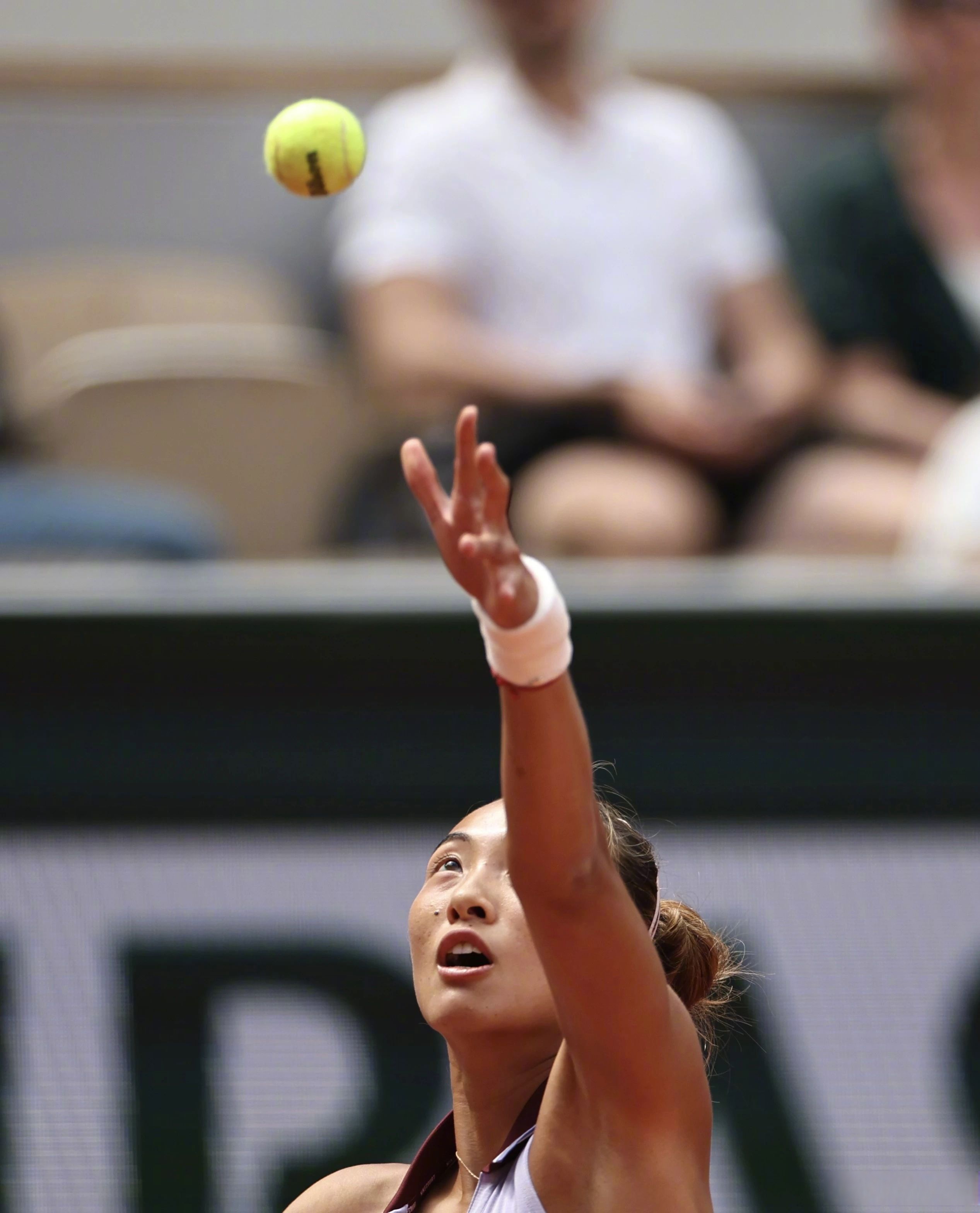 郑钦文刷新里程碑，金州勇士八强战力克切尔西，晋级概率达62％(郑钦文为什么不加入国家队)